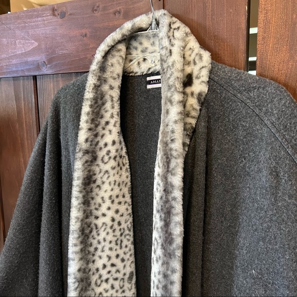 Grey Fleece & Faux Fur Animal Leopard Print Amanda Smith Cape Coat - Picture 3 of 4